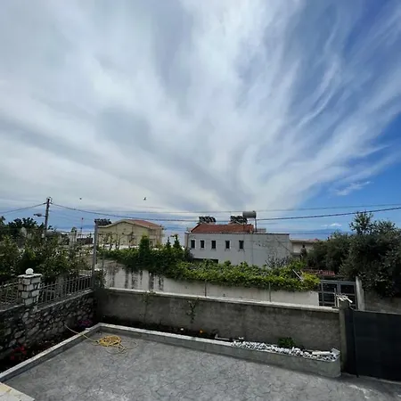 Oscar's Drymades Dhërmi