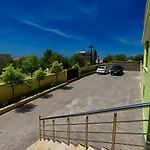 Oscar's Drymades Apartament