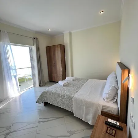 Daire Oscar's Drymades *