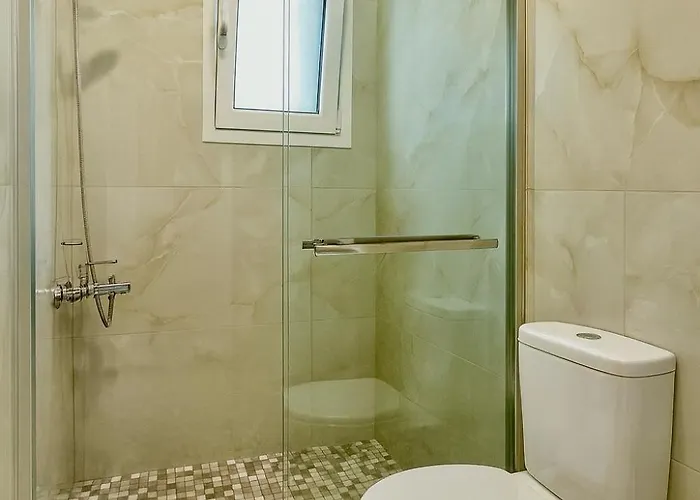 Oscar's Drymades 公寓 *